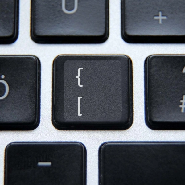 UK & US keyboard layout on black background